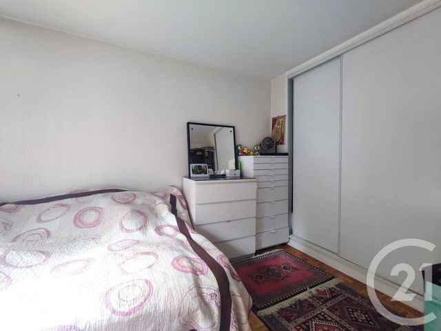 Appartement F2 à vendre - 2 pièces - 47 m2 - Courbevoie - 92 - ILE-DE-FRANCE
