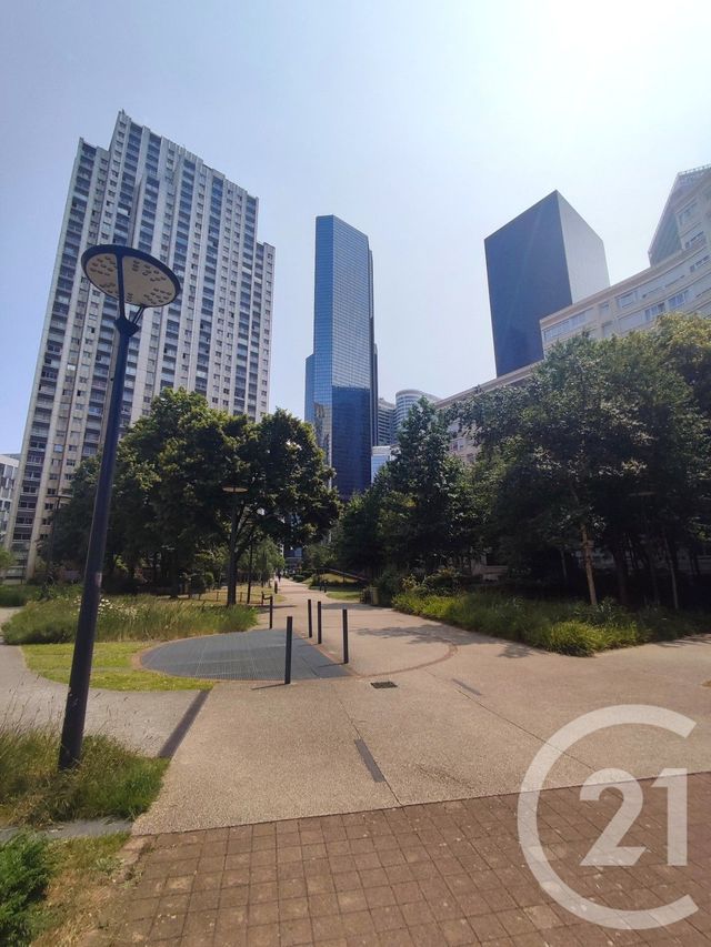 Appartement F2 à vendre - 2 pièces - 47 m2 - Courbevoie - 92 - ILE-DE-FRANCE