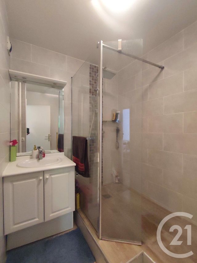 Appartement F2 à vendre - 2 pièces - 47 m2 - Courbevoie - 92 - ILE-DE-FRANCE