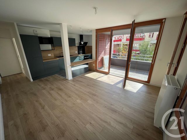 Appartement F4 à louer - 4 pièces - 82,77 m2 - La Plaine St Denis - 93 - ILE-DE-FRANCE