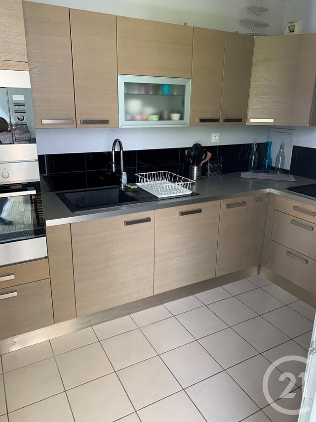 Afficher la photo en grand Appartement F4 à louer - 4 pièces - 79,77 m2 - Gennevilliers - 92 - ILE-DE-FRANCE