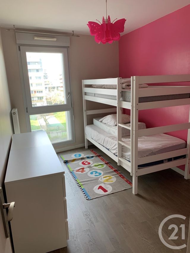 Afficher la photo en grand Appartement F4 à louer - 4 pièces - 79,77 m2 - Gennevilliers - 92 - ILE-DE-FRANCE