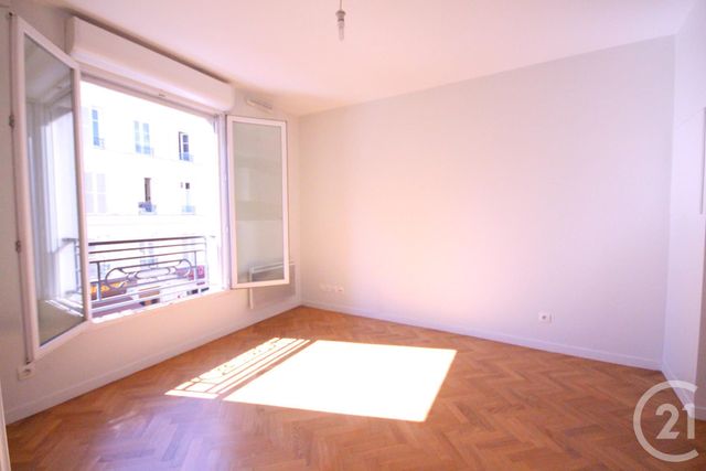 Afficher la photo en grand Appartement F2 à louer - 2 pièces - 31,51 m2 - Courbevoie - 92 - ILE-DE-FRANCE