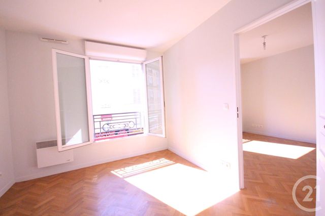 Afficher la photo en grand Appartement F2 à louer - 2 pièces - 31,51 m2 - Courbevoie - 92 - ILE-DE-FRANCE