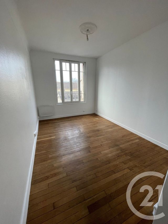 Appartement Studio à louer NANTERRE