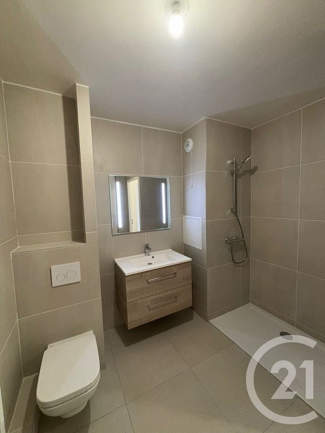 Appartement F2 &agrave; louer - 2 pi&egrave;ces - 40,14 m2 - Suresnes - 92 - ILE-DE-FRANCE