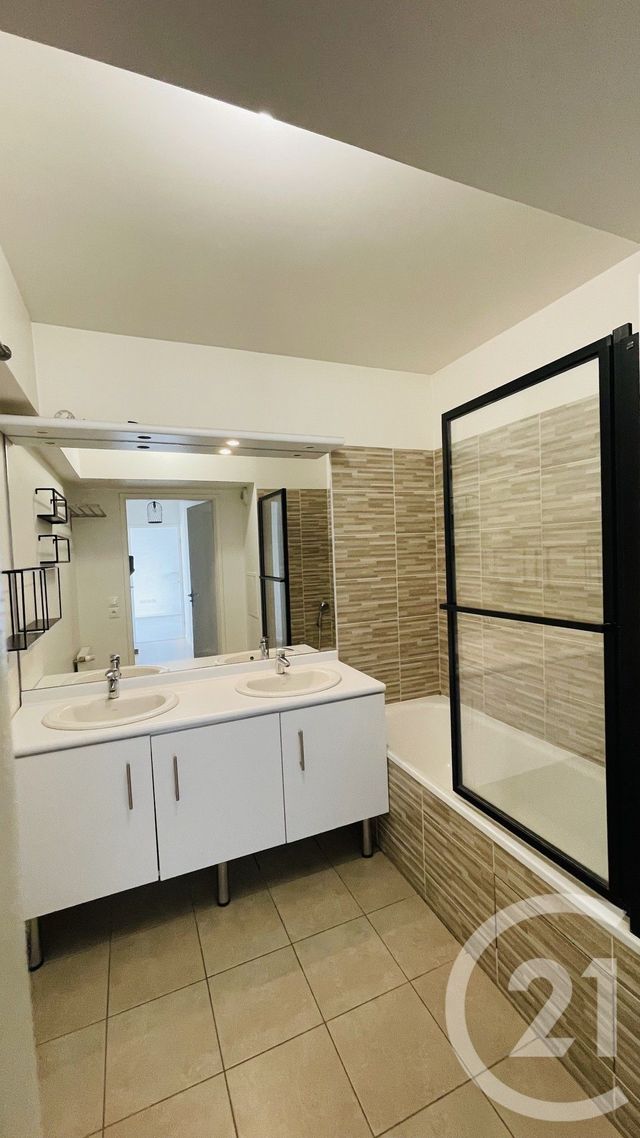 Appartement T4 &agrave; louer - 4 pi&egrave;ces - 78,20 m2 - Aubervilliers - 93 - ILE-DE-FRANCE
