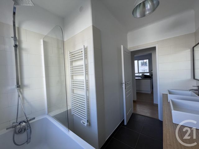 Appartement F3 &agrave; louer - 3 pi&egrave;ces - 62,37 m2 - Levallois Perret - 92 - ILE-DE-FRANCE