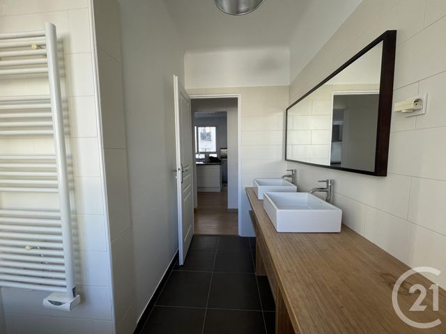Appartement F3 &agrave; louer - 3 pi&egrave;ces - 62,37 m2 - Levallois Perret - 92 - ILE-DE-FRANCE